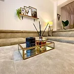 Luxury In City Center *