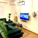Lägenhet Luxury In City Center Durrës