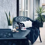 Luxury In City Center Lägenhet