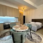 Lägenhet Luxury In City Center Durrës