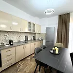 Lägenhet Luxury In City Center Durrës