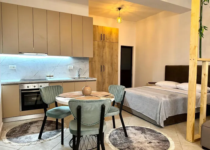 Luxury In City Center Apartman