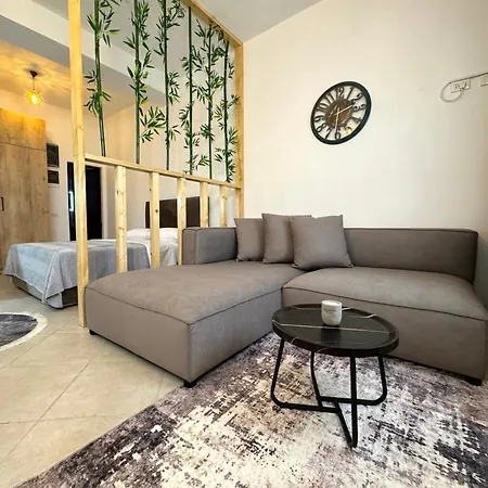 アパート Luxury In City Center ドゥラス